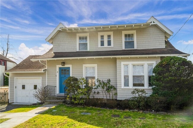 property at 3 Soundview Dr