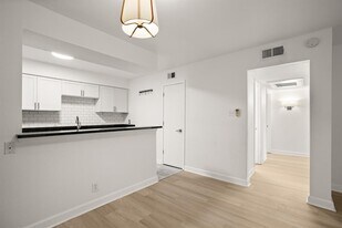 2020 S Congress Ave in Austin, TX - Building Photo