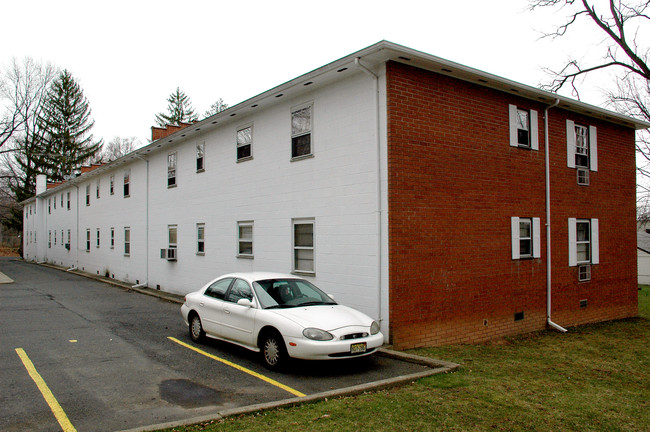 391-399 Grove St in North Plainfield, NJ - Foto de edificio - Building Photo