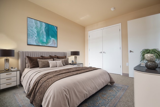 Oakwood Manor Senior Living in Eastpointe, MI - Building Photo - Building Photo