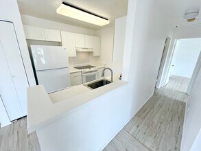 480 Kenolio Rd in Kihei, HI - Building Photo - Building Photo