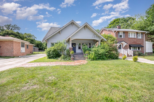 property at 425 W Lexington Ave