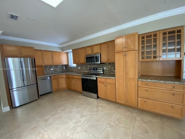 3260 SW 87th Pl in Miami, FL - Building Photo - Building Photo
