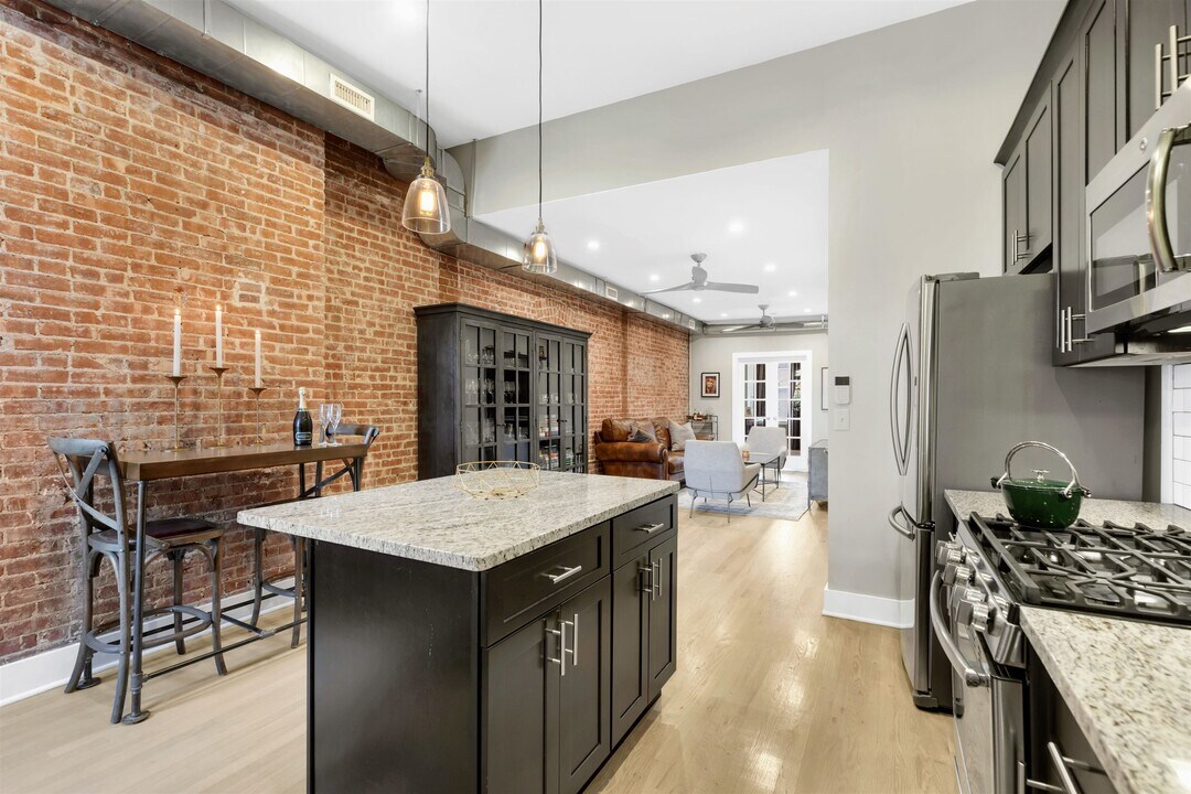 1112 Hudson St in Hoboken, NJ - Building Photo