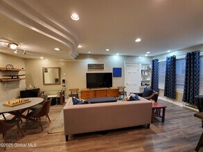 68 Caroline St in Saratoga Springs, NY - Building Photo - Building Photo