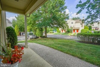166 Woodlake Dr in Evesham, NJ - Building Photo - Building Photo
