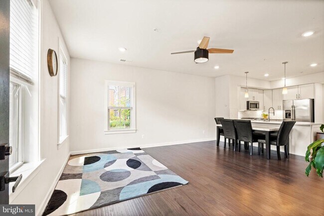 12921 Sunrise Ridge Aly in Herndon, VA - Building Photo - Building Photo