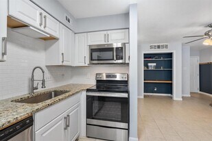 1840 Burton Dr in Austin, TX - Building Photo