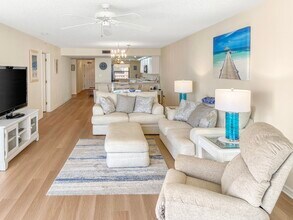 6650 Sunset Way in St Pete Beach, FL - Building Photo - Building Photo