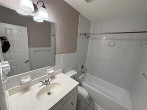 159 W 8th St in Hialeah, FL - Building Photo - Building Photo