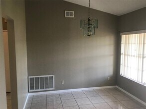 1112 Gardanne Ct in Kissimmee, FL - Building Photo - Building Photo