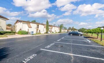 600 Domenico Cir, Unit D1 in St. Augustine, FL - Foto de edificio - Building Photo