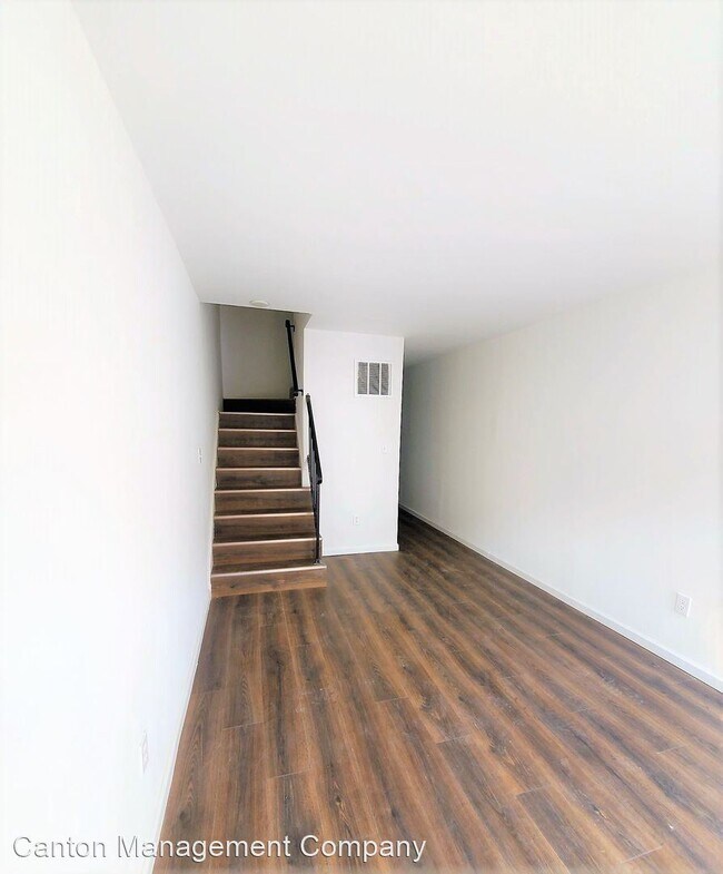 2120 Division St photo'