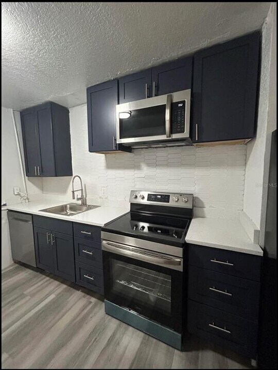 614 Pear St in Lakeland, FL - Building Photo