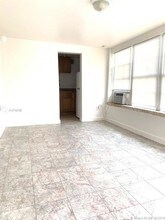 7905 Crespi Blvd-Unit -STUDIO in Miami Beach, FL - Building Photo - Building Photo