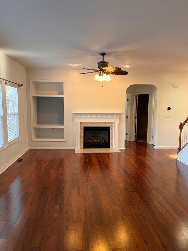 4700 Porchaven Ln in Apex, NC - Foto de edificio - Building Photo