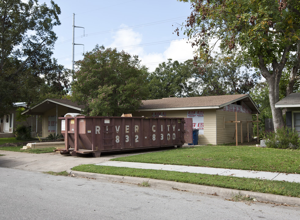 5004 Westfield Dr in Austin, TX - Building Photo