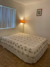 38604 10th St E in Palmdale, CA - Foto de edificio - Building Photo