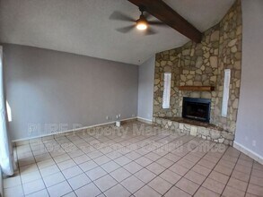 4033 Sandy Hollow Creek Dr in Corpus Christi, TX - Building Photo - Building Photo