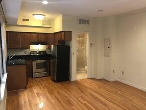 1321 Fairmont St NW in Washington, DC - Building Photo - Building Photo