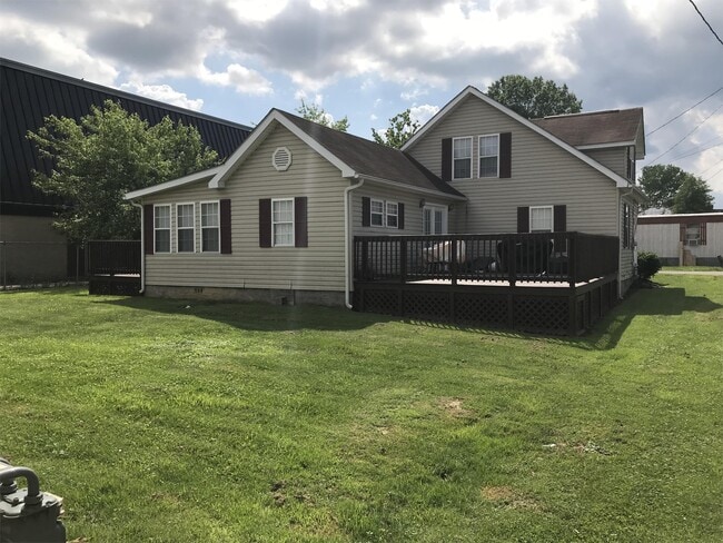 831 Cecil St in Barboursville, WV - Building Photo - Building Photo