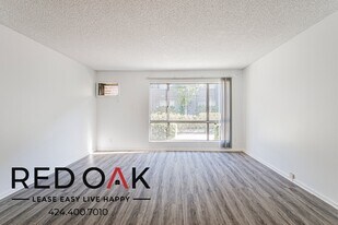 21315 Roscoe Blvd, Unit 121 in Los Angeles, CA - Building Photo
