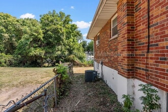 500 N Elizabeth Ave in Ferguson, MO - Building Photo - Building Photo