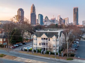 Four One Five Flats in Charlotte, NC - Foto de edificio - Building Photo