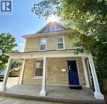 54 Cambridge St in Cambridge, ON - Building Photo