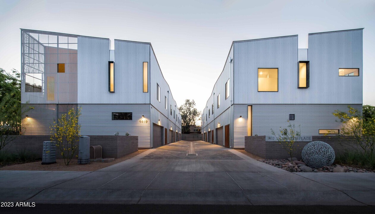 1419 S Kenneth Pl-Unit -1006 in Tempe, AZ - Building Photo