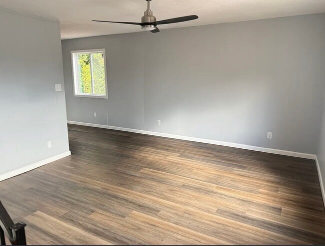 74 Halifax Dr in Martinsville, VA - Foto de edificio - Building Photo