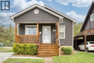 2226 Mercer St in Windsor, ON - Building Photo