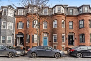 110 W 3rd St, Unit 1 in Boston, MA - Building Photo