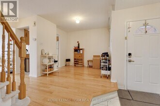 50 Windcrest Ct in Ottawa, ON - Building Photo - Building Photo