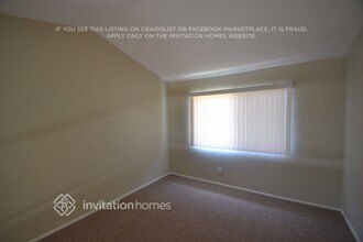 3152 Hampton Rd in Palmdale, CA - Foto de edificio - Building Photo