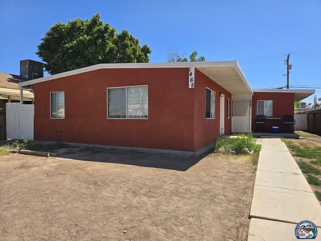 property at 1465 Hamilton Ave