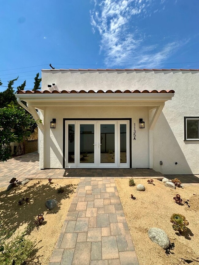 property at 1135 Scofield Dr