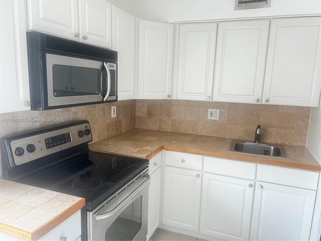 1780 SW 6th St in Miami, FL - Building Photo - Building Photo