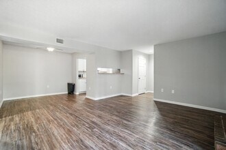 5020 Sardis Rd in Charlotte, NC - Building Photo - Building Photo
