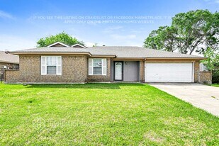 316 N La Quinta Cir in Keller, TX - Building Photo