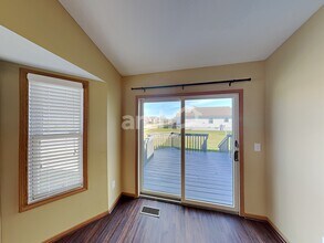 818 Bent Oak Dr in Blacklick, OH - Building Photo - Building Photo