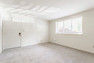 Bavarian Village Apartments in Indianapolis, IN - Building Photo - Building Photo