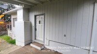 1025 5th Ave in Gold Hill, OR - Foto de edificio - Building Photo