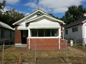 334 W Milton Ave in Hazel Park, MI - Building Photo