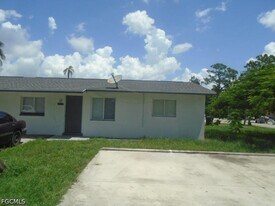 2625 Linhart Ave in Ft. Myers, FL - Building Photo