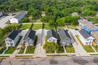 2310 S 4th St in Waco, TX - Building Photo - Building Photo