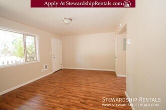 32786 E Pearl St in Eugene, OR - Building Photo - Building Photo