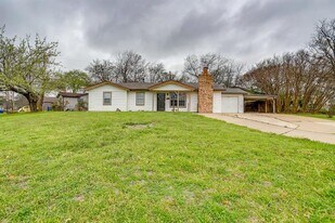 109 NE Cindy Ln in Burleson, TX - Building Photo