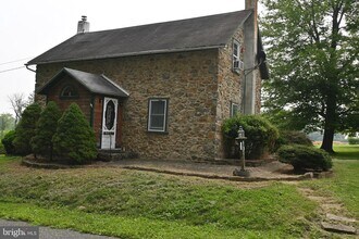 2420 Urffers Rd in Coopersburg, PA - Building Photo - Building Photo