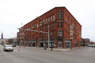 Red Jacket Flats in Buffalo, NY - Building Photo - Primary Photo